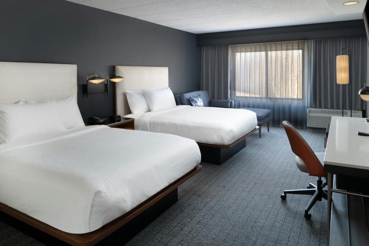 | Courtyard Providence Lincoln
