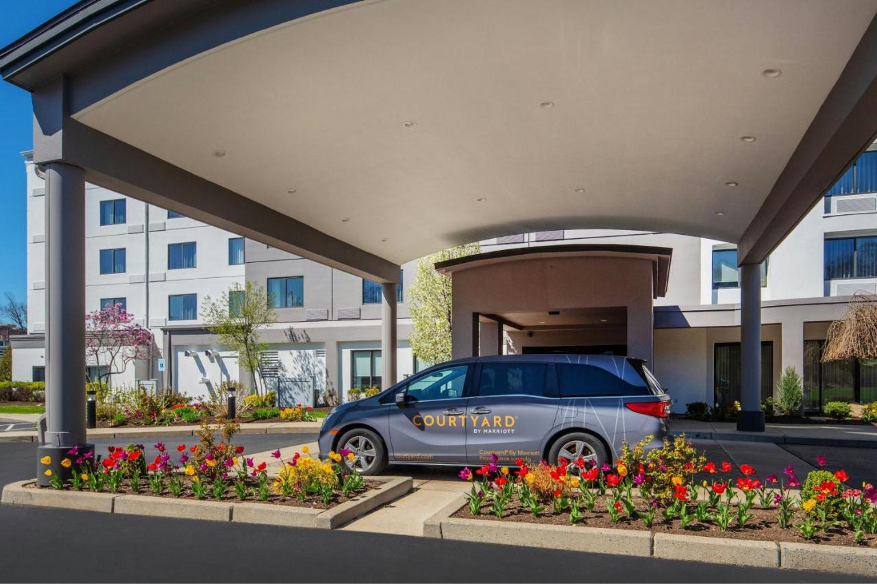 | Courtyard Providence Lincoln