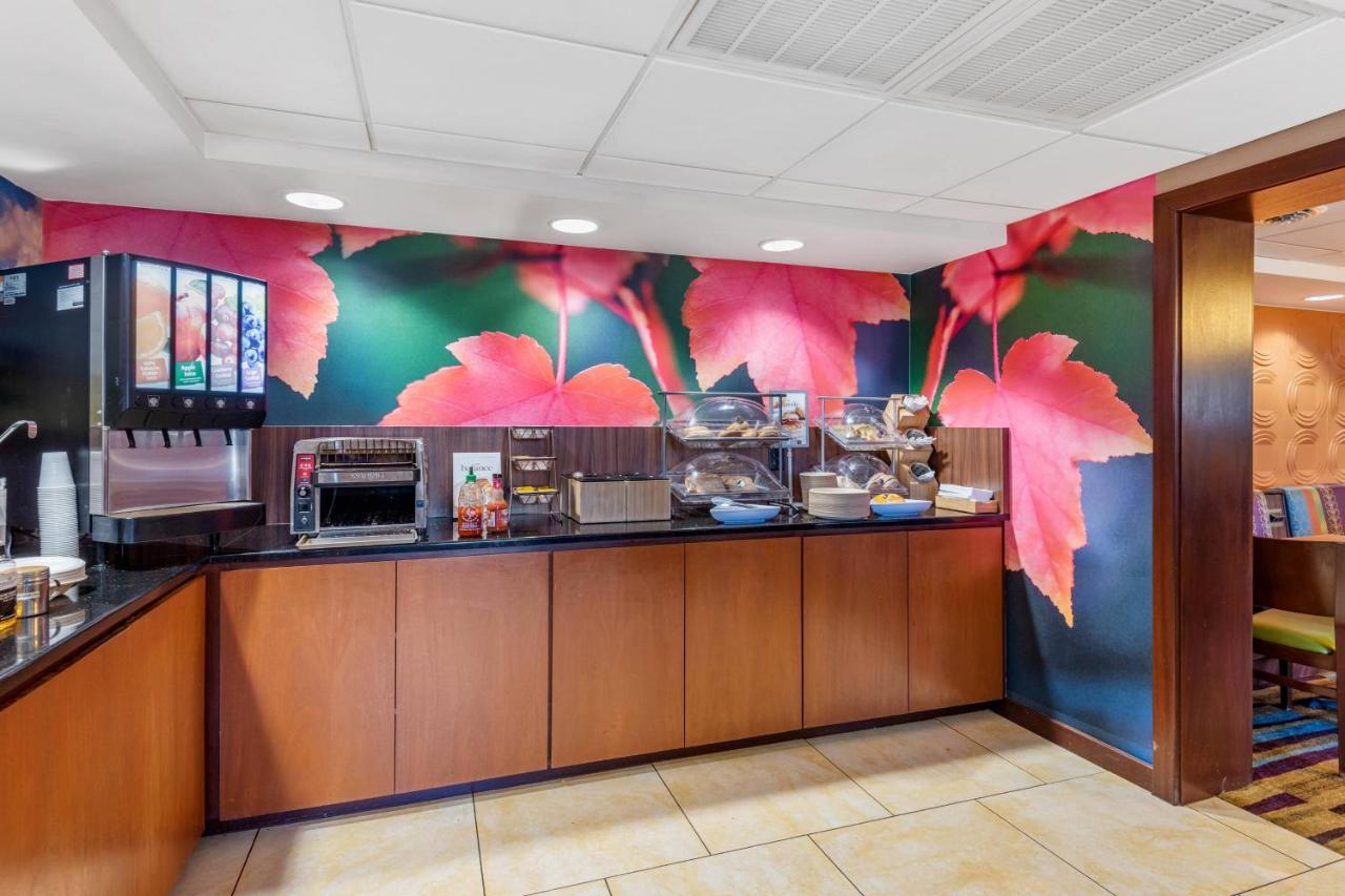 | Fairfield Inn Portland Maine Mall