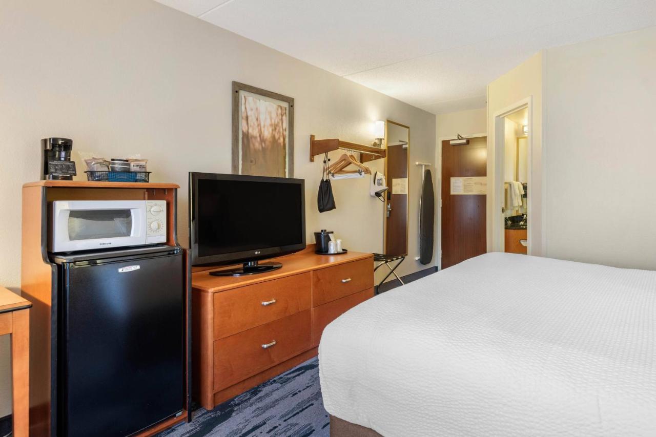 | Fairfield Inn Portland Maine Mall