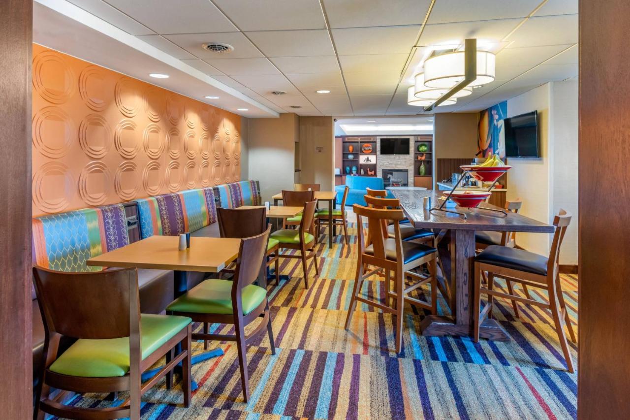 | Fairfield Inn Portland Maine Mall