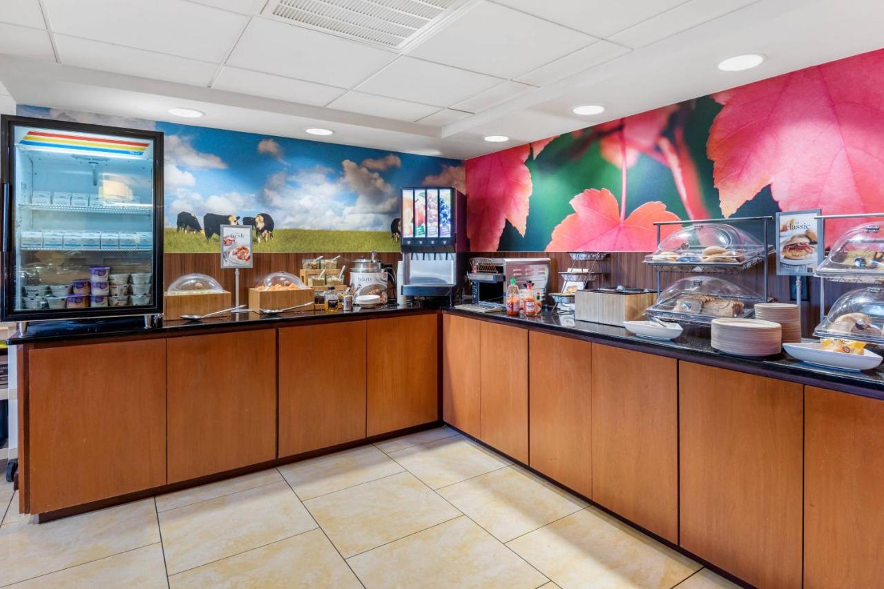 | Fairfield Inn Portland Maine Mall