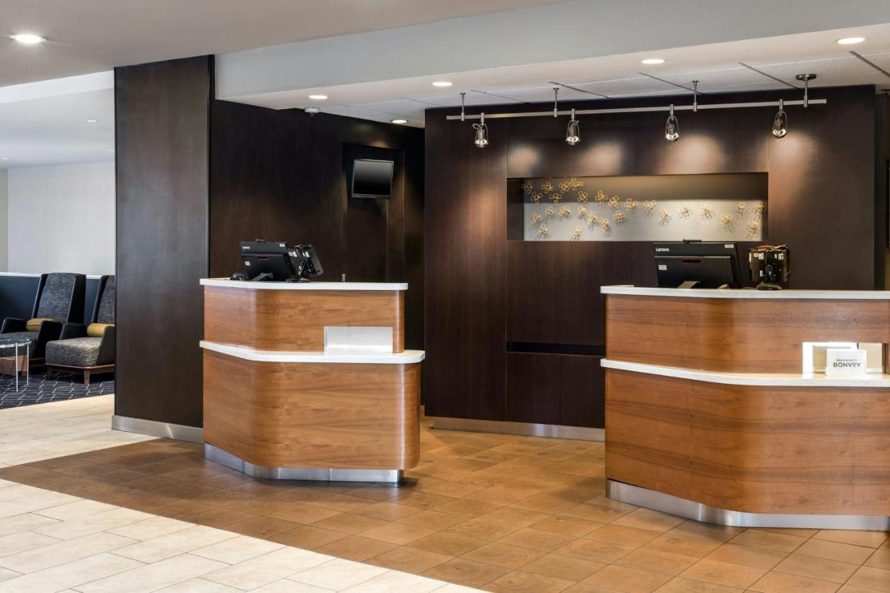 | Courtyard by Marriott Phoenix North