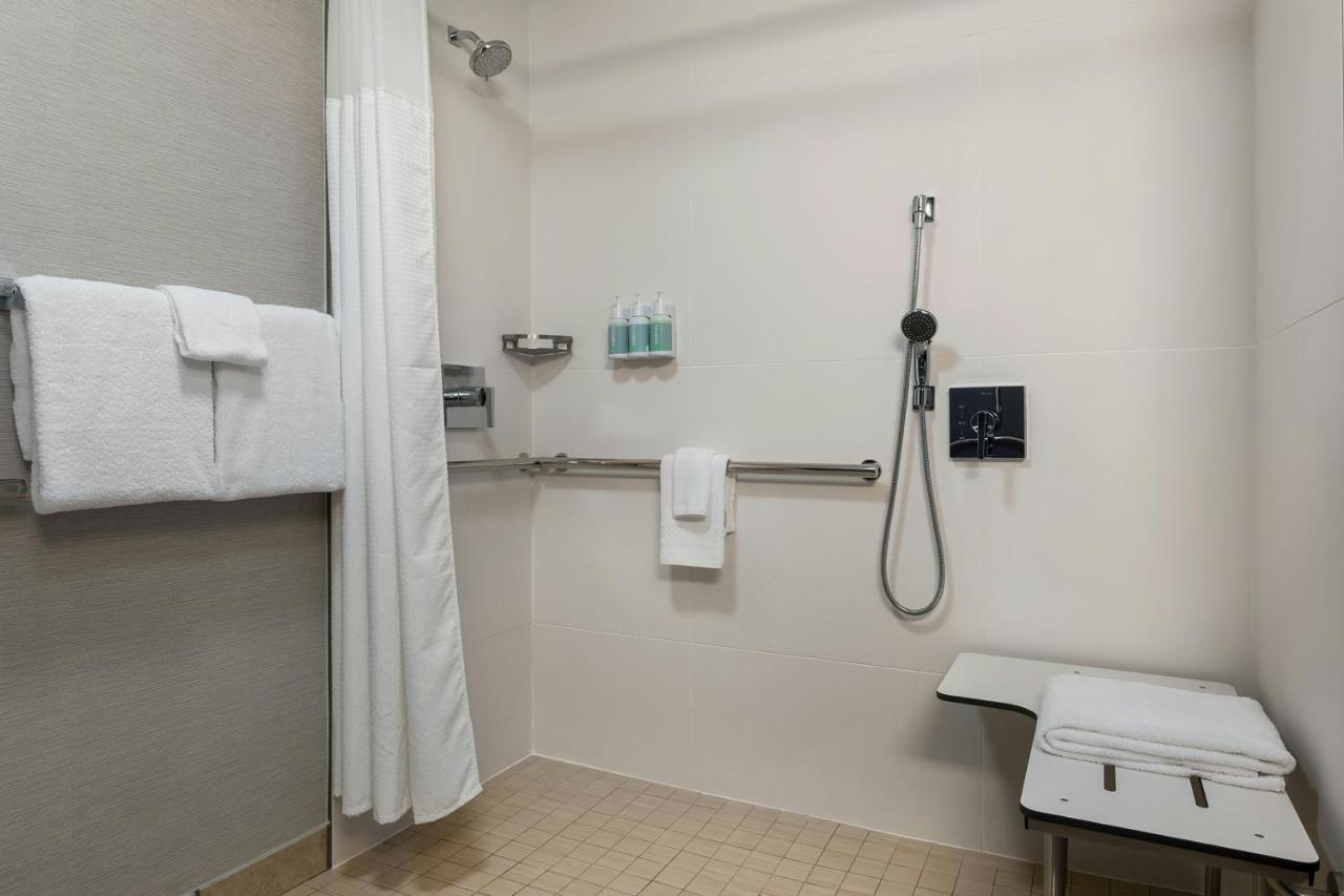 | Courtyard by Marriott Phoenix North