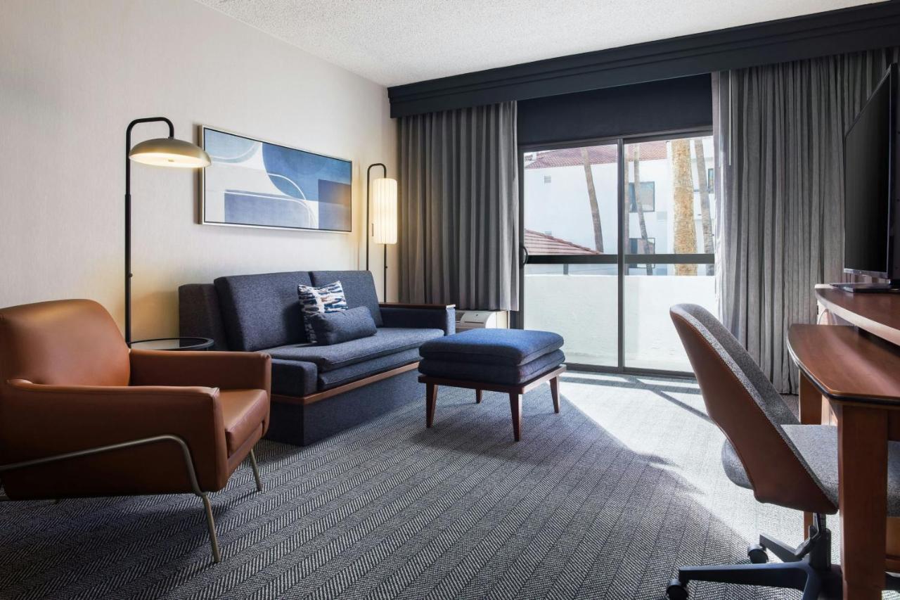 | Courtyard by Marriott Phoenix North