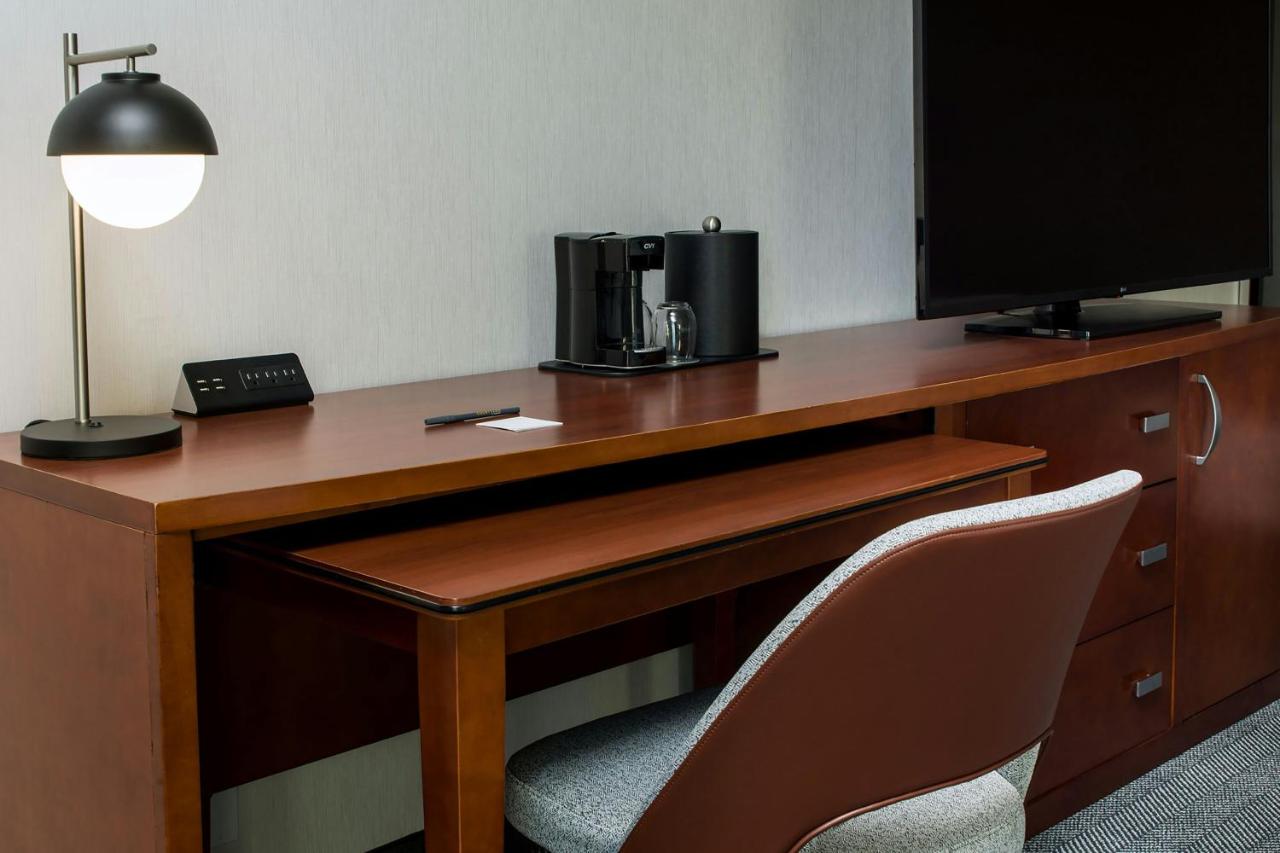 | Courtyard by Marriott Phoenix North