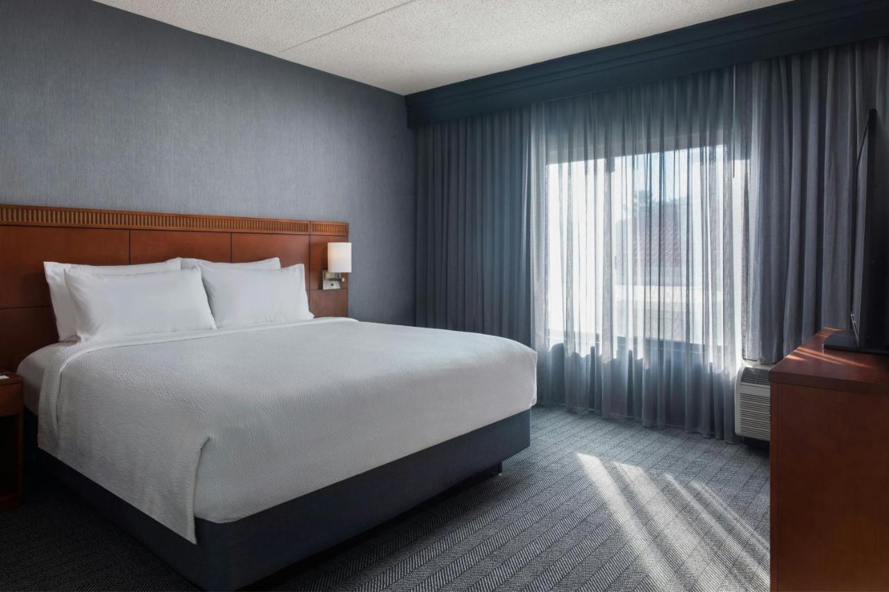| Courtyard by Marriott Phoenix North