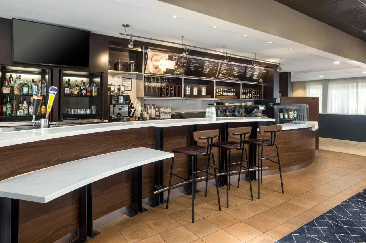 | Courtyard by Marriott Phoenix North