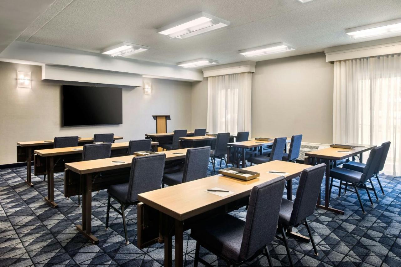| Courtyard by Marriott Phoenix North