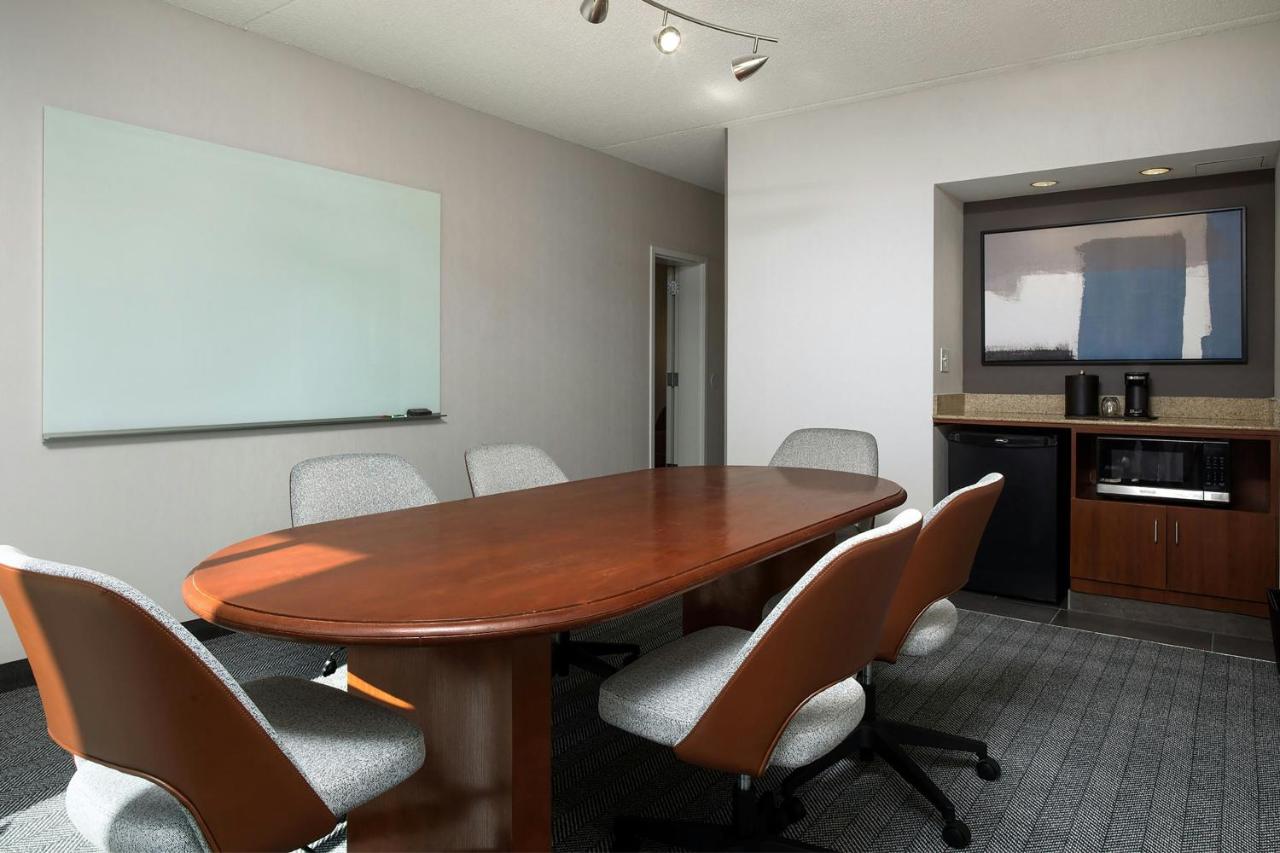 | Courtyard by Marriott Phoenix North