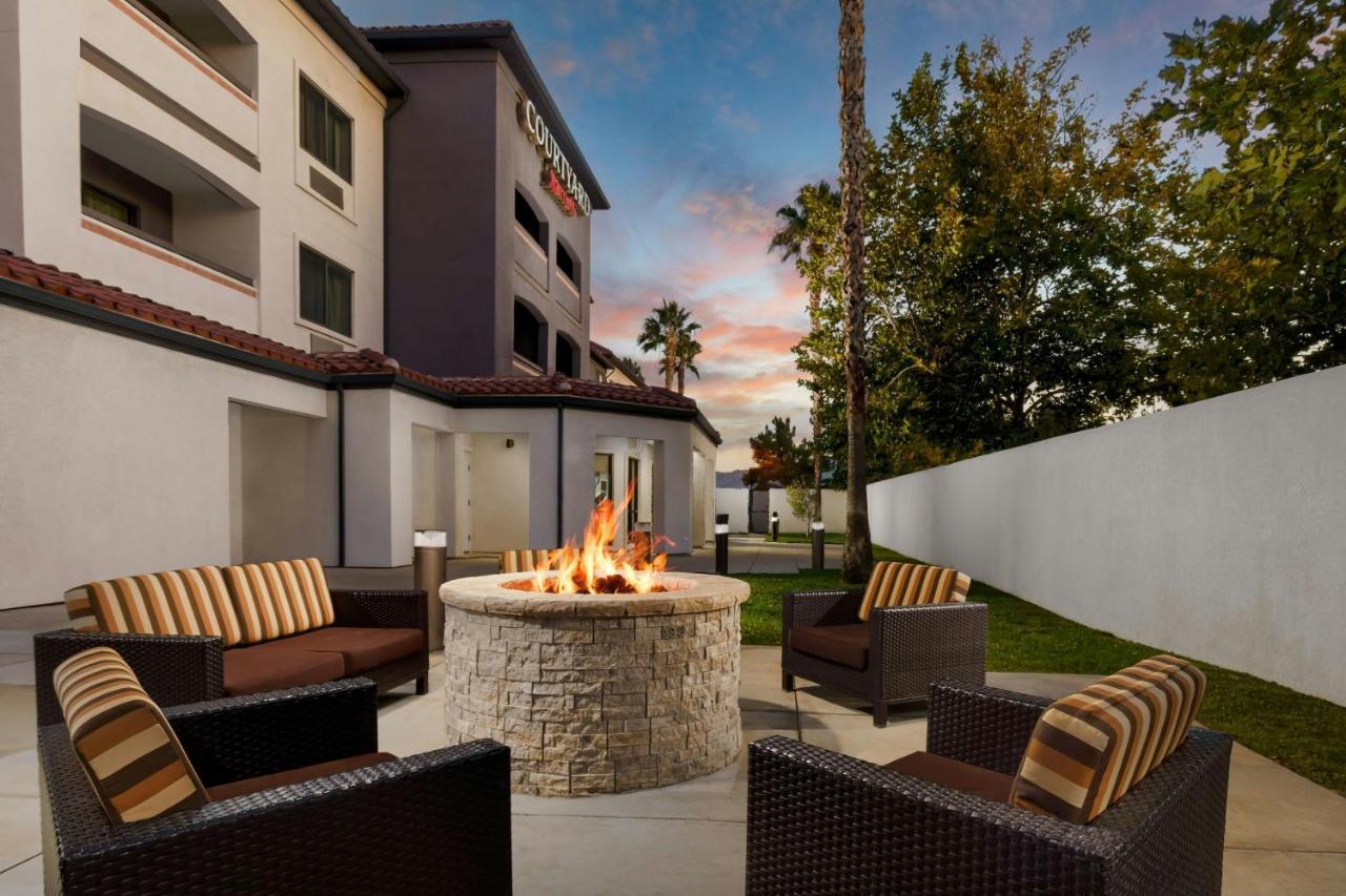 | Courtyard by Marriott Palmdale