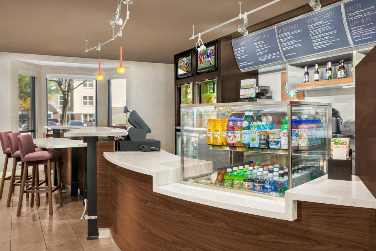 | Courtyard by Marriott Palmdale