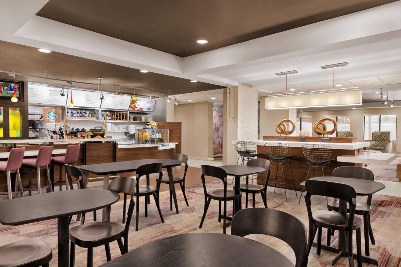 | Courtyard by Marriott Palmdale