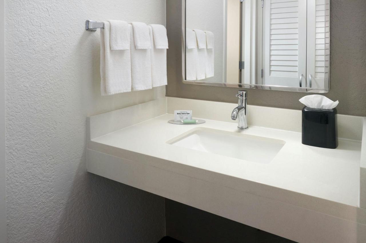  | Courtyard by Marriott Fort Lauderdale Plantation