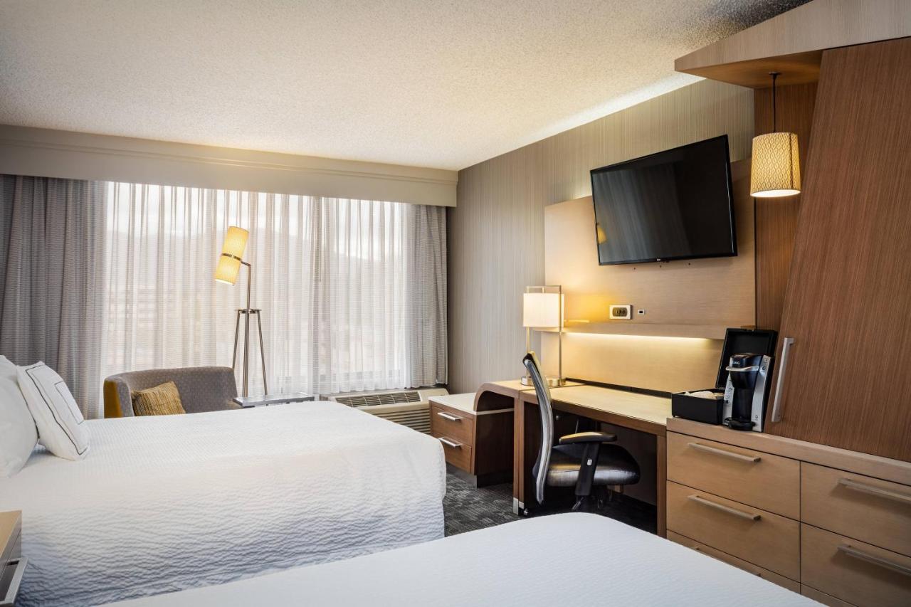 Double Room with Two Double Beds at Courtyard by Marriott Riverside UCR/Moreno Valley Area