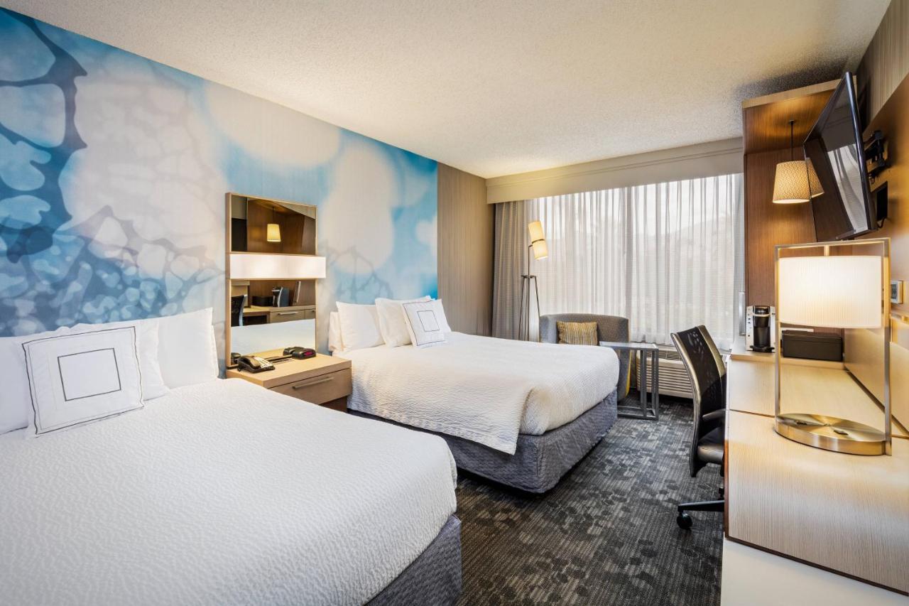 Executive Queen Room with Two Queen Beds at Courtyard by Marriott Riverside UCR/Moreno Valley Area