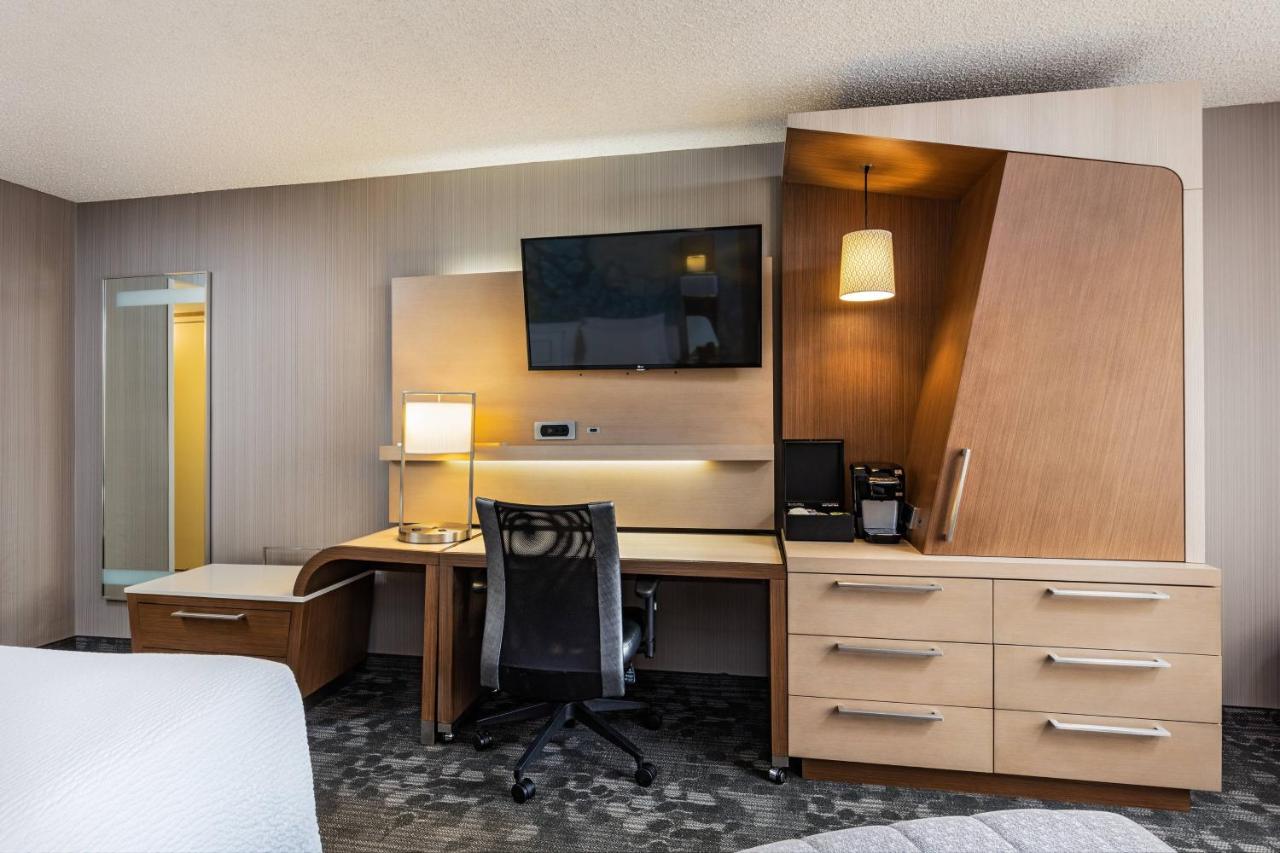Double Room with Two Double Beds at Courtyard by Marriott Riverside UCR/Moreno Valley Area