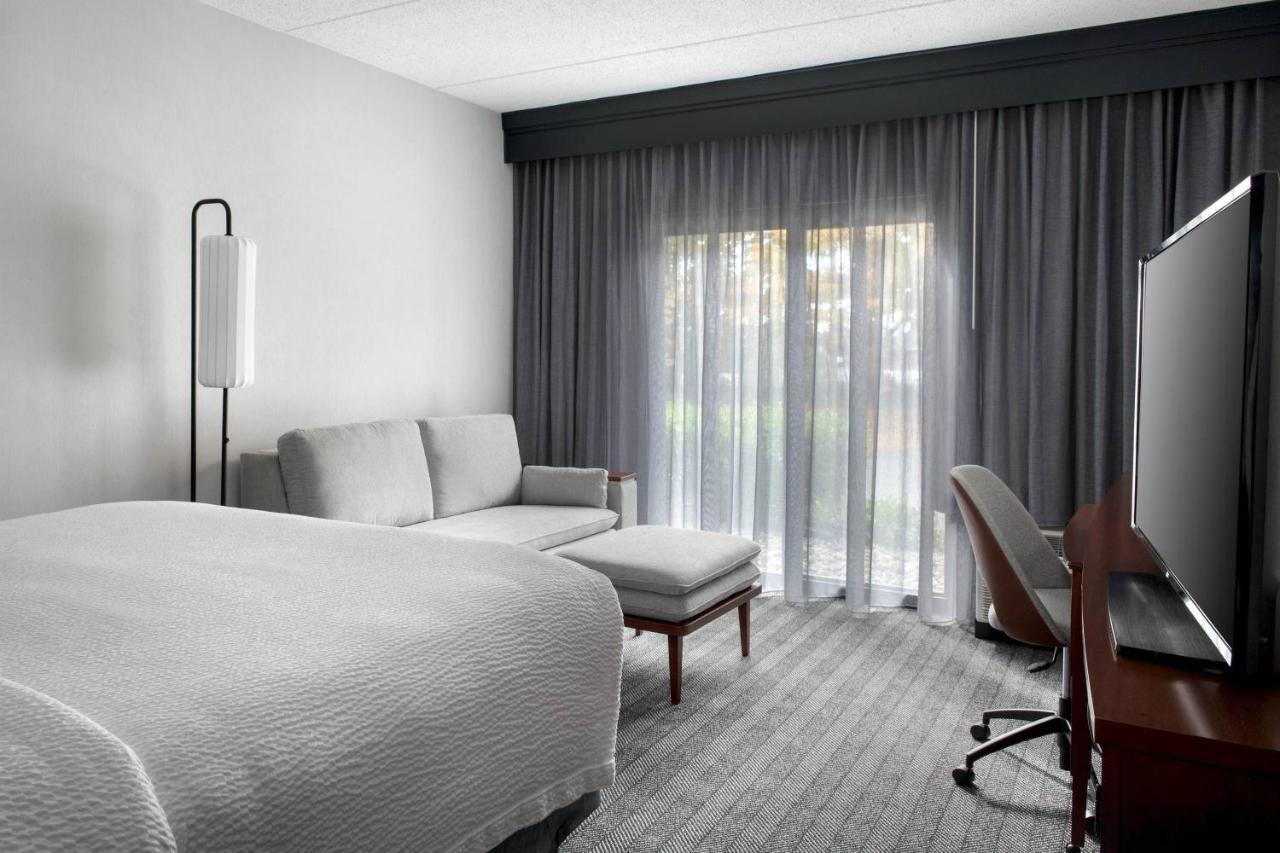 King Room - Disability Access at Courtyard by Marriott Poughkeepsie