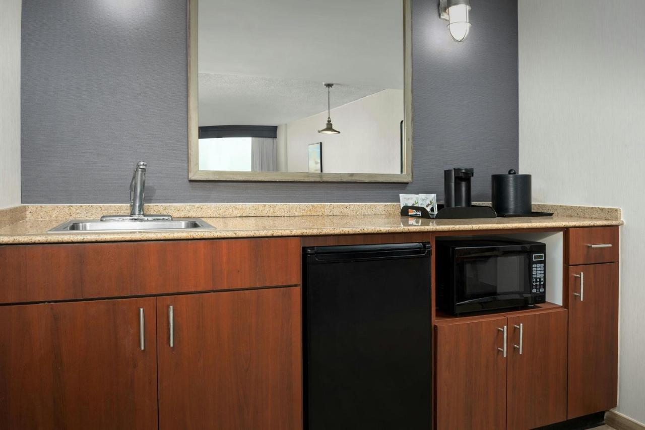 Larger One-Bedroom Queen Suite - Oceanfront at Courtyard by Marriott Virginia Beach Oceanfront/North 37th Street