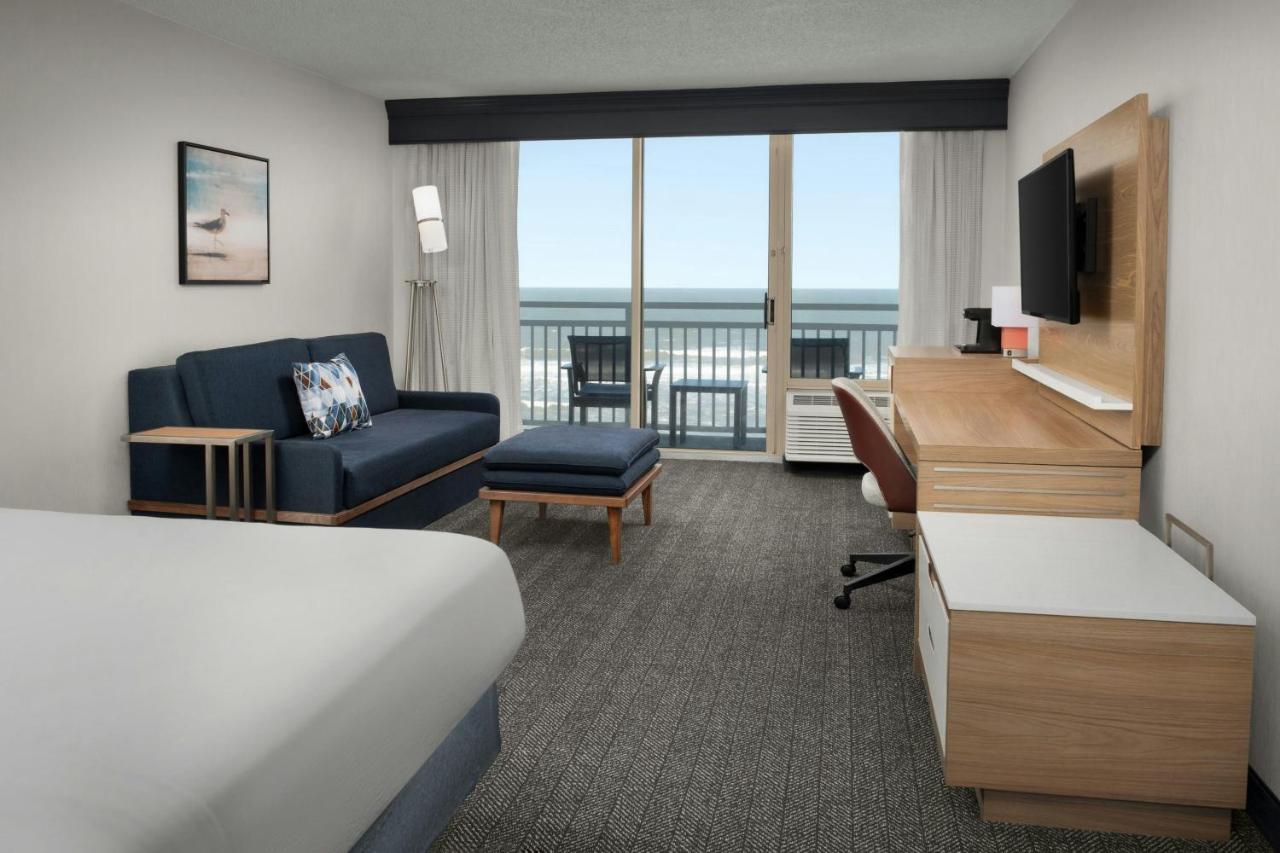 King Room with Sofa Bed - Oceanfront at Courtyard by Marriott Virginia Beach Oceanfront/North 37th Street