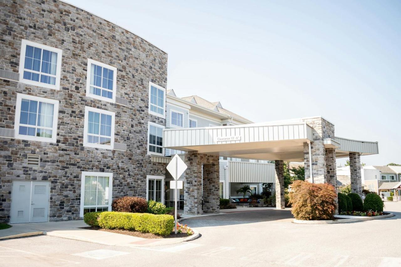 | Courtyard by Marriott Philadelphia Springfield