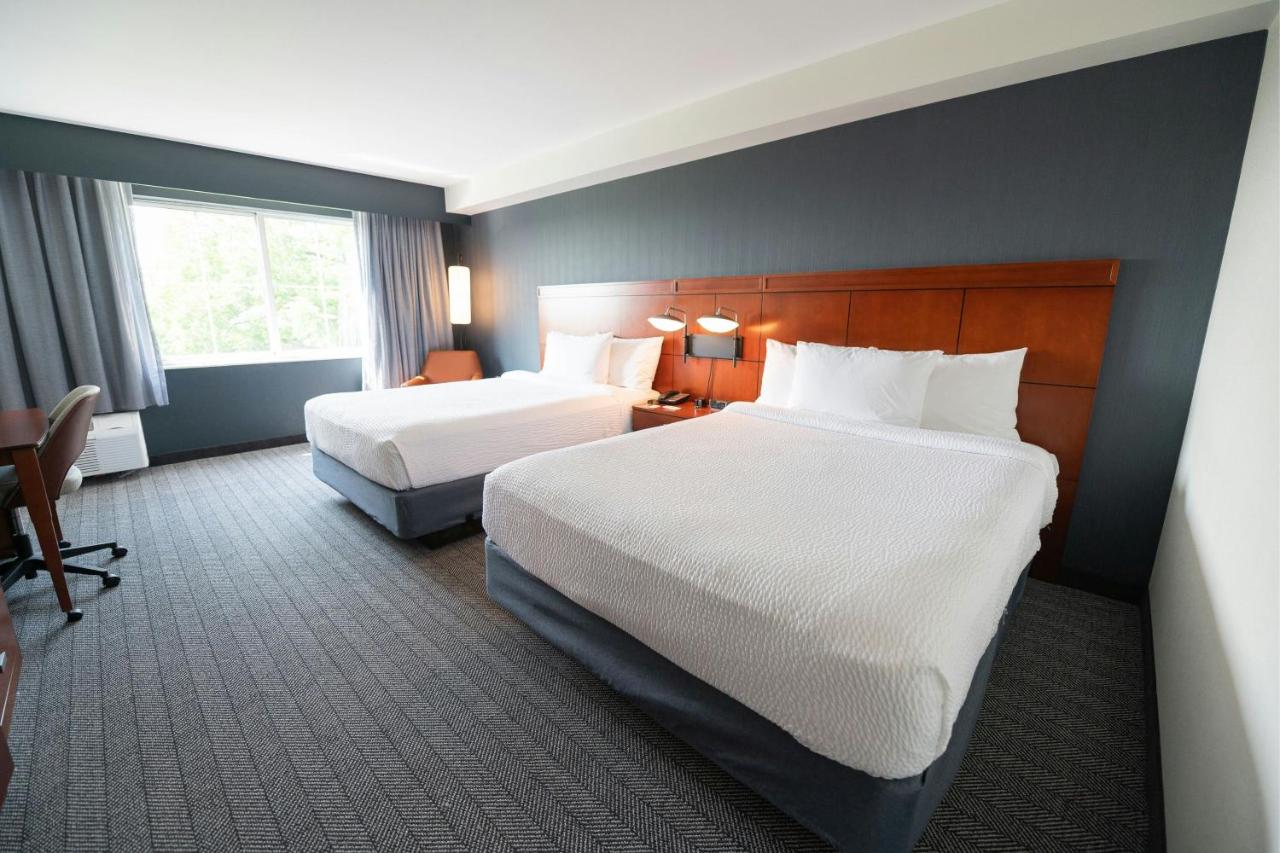 | Courtyard by Marriott Philadelphia Springfield