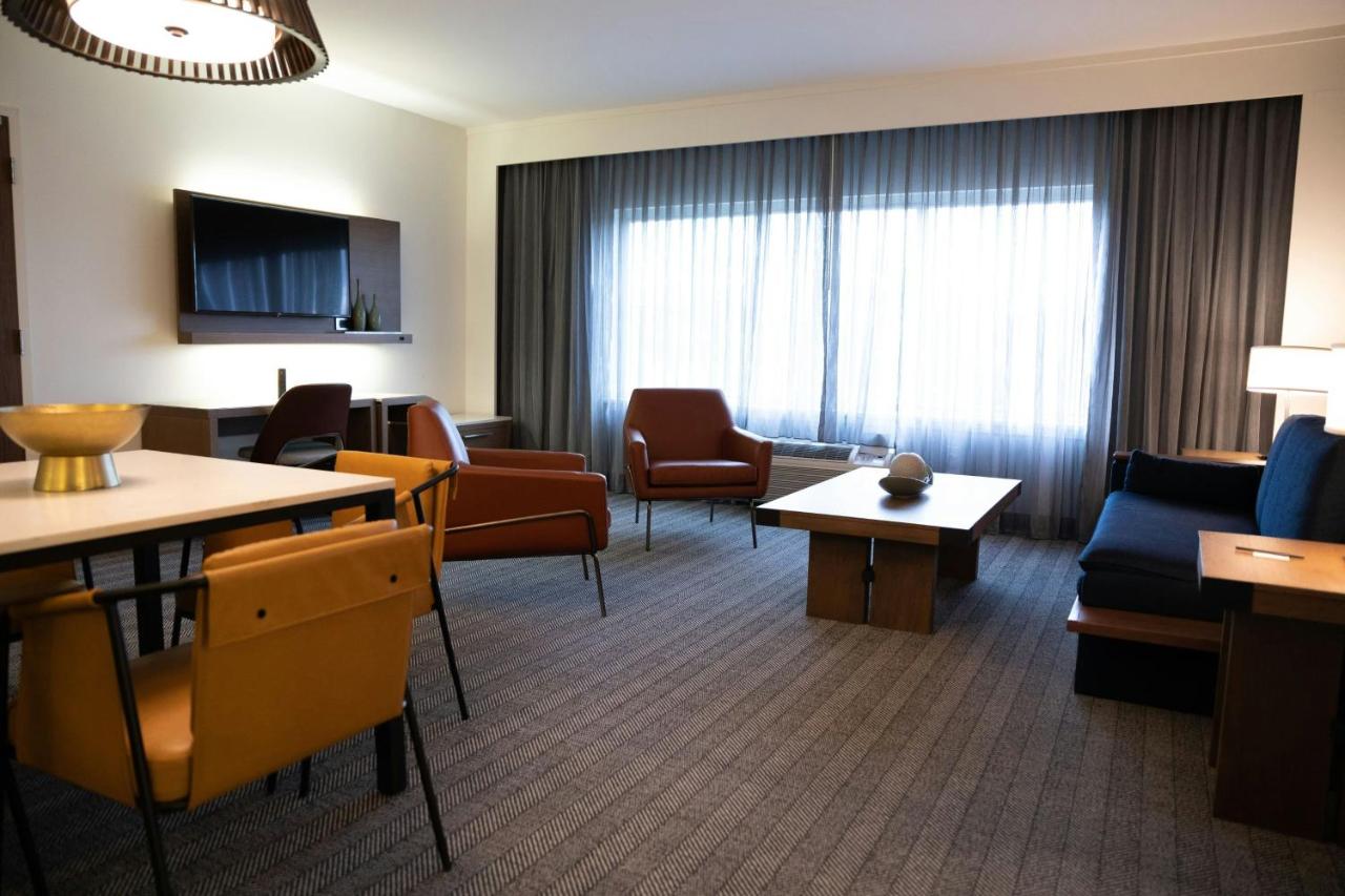 | Courtyard by Marriott Philadelphia Springfield