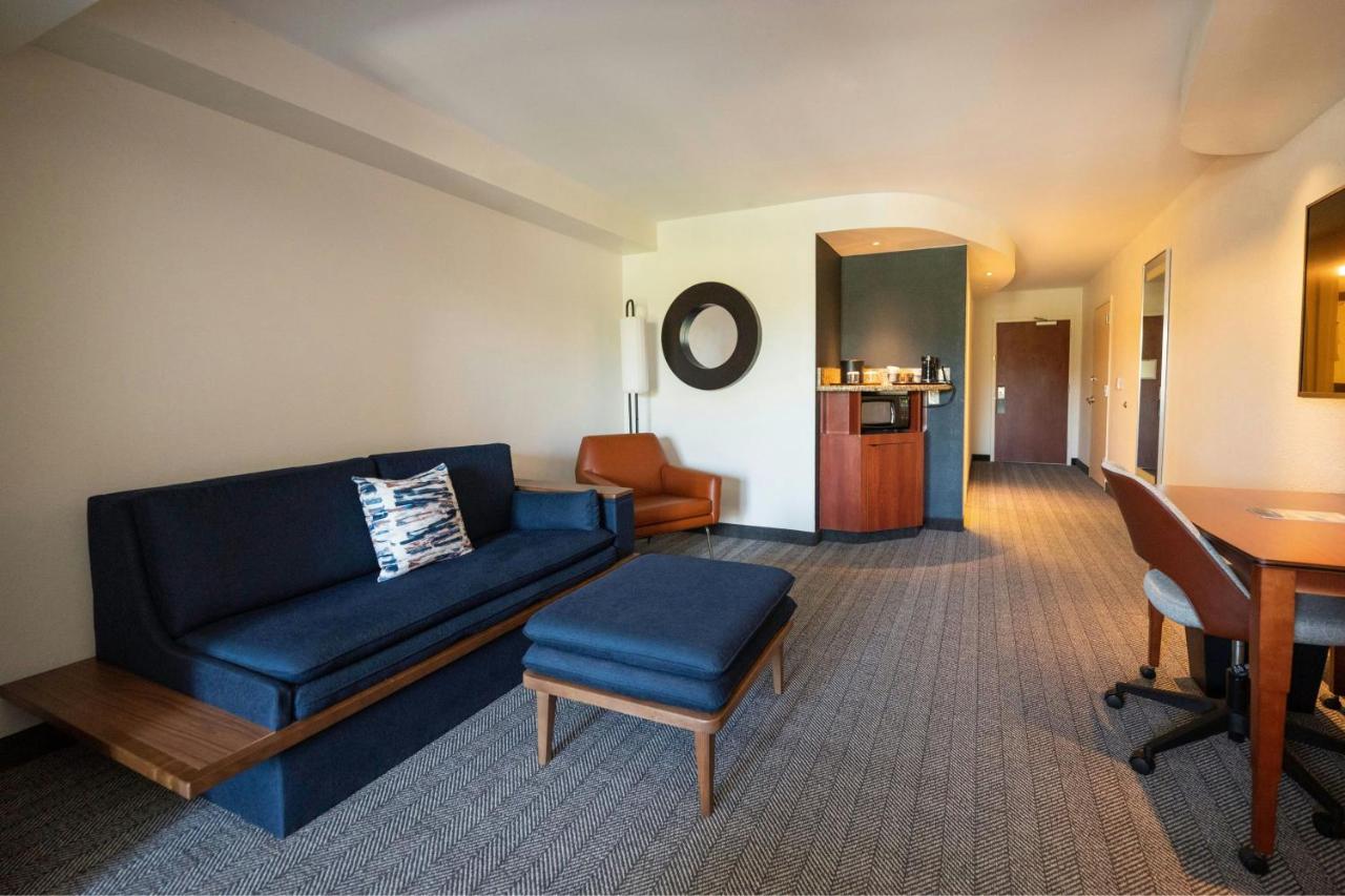  | Courtyard by Marriott Philadelphia Springfield