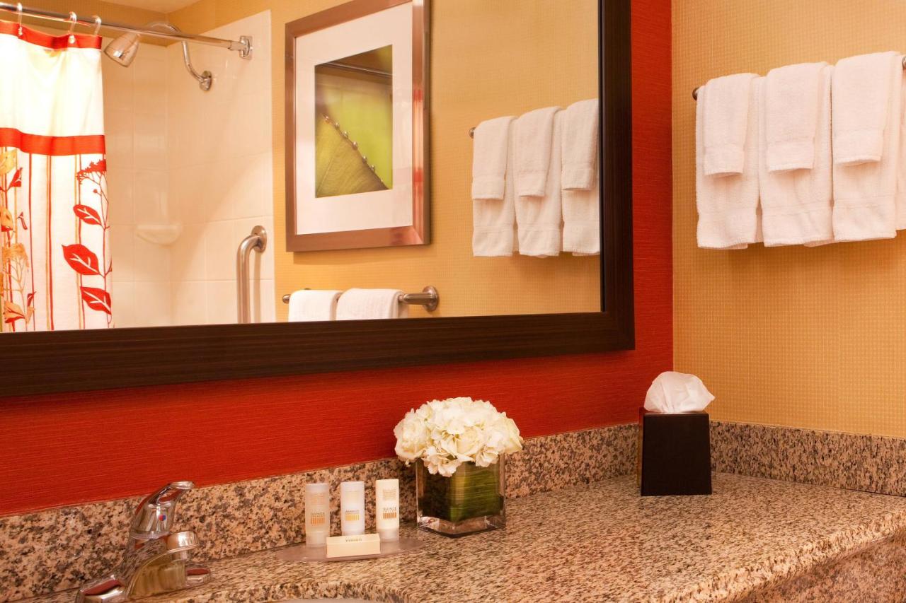 Double Room with Two Double Beds at Hotel Pentagon South