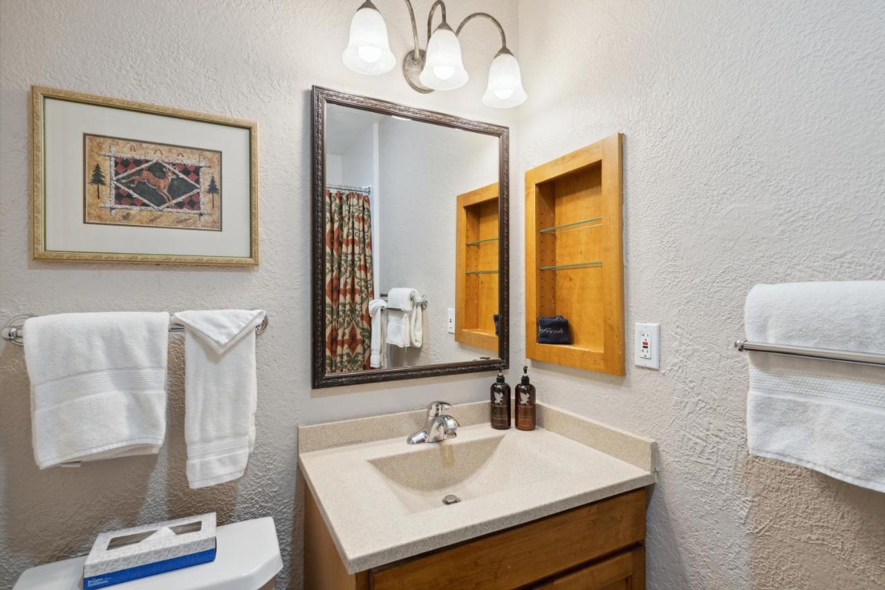 One-Bedroom Apartment at Falcon Point