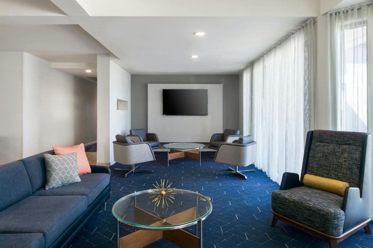 | Courtyard by Marriott Phoenix Airport