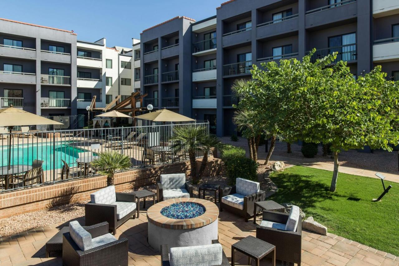 | Courtyard by Marriott Phoenix Airport