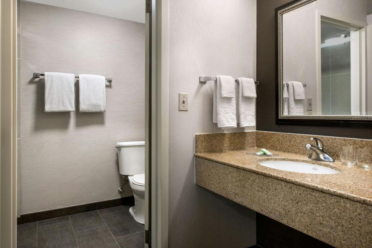 | Courtyard by Marriott Phoenix Airport