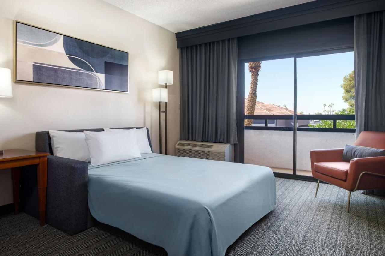 | Courtyard by Marriott Phoenix Airport