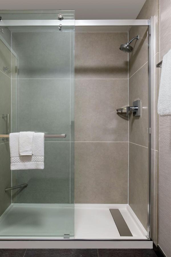 1 Bedroom Suite, 1 King, Sofa bed at Courtyard by Marriott Phoenix Airport