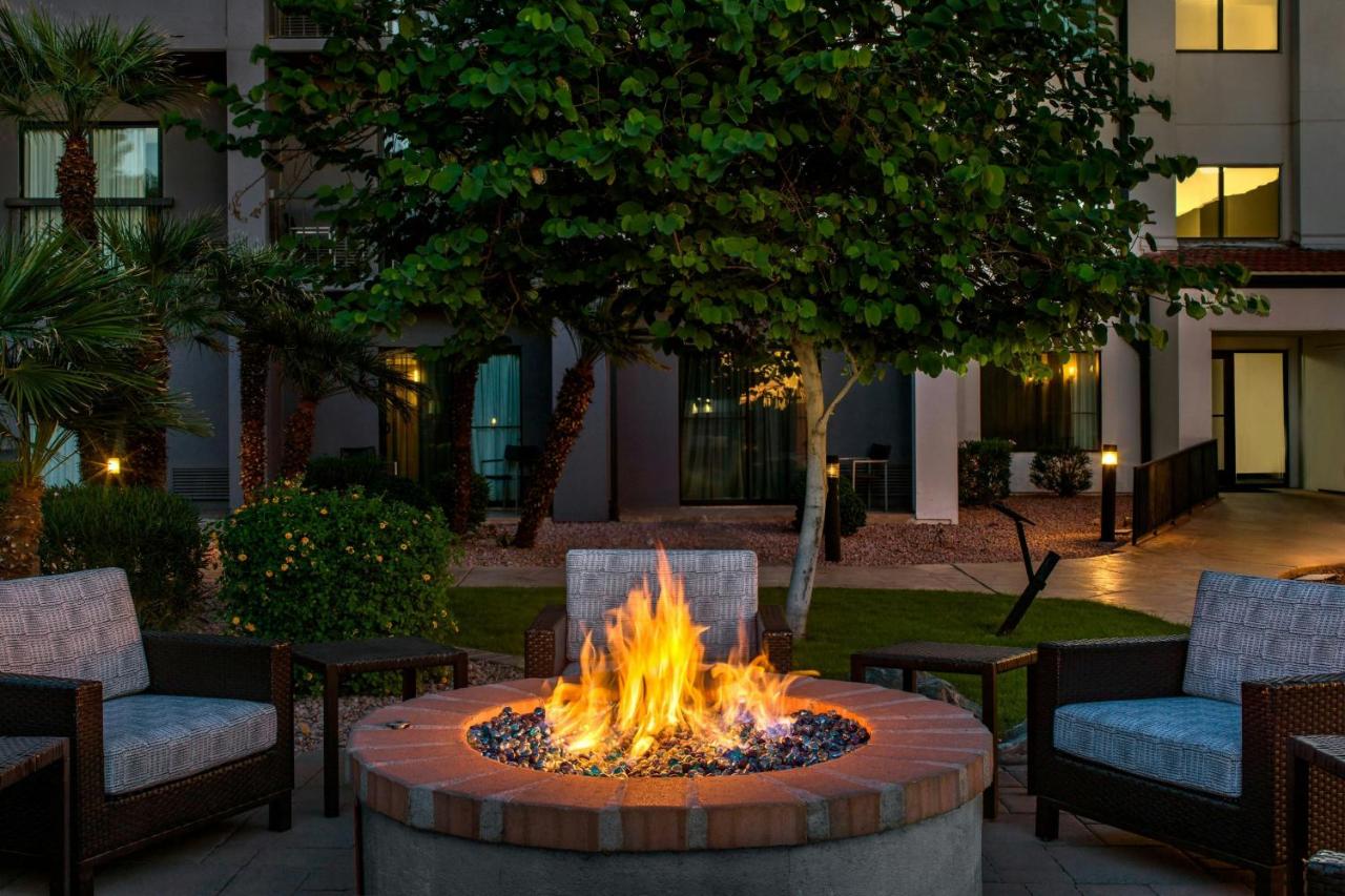 | Courtyard by Marriott Phoenix Airport