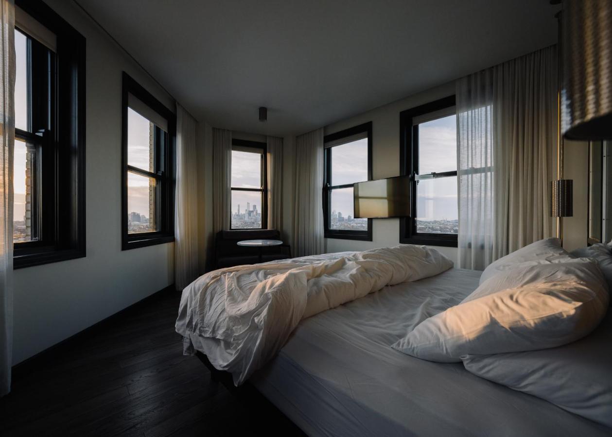 King Suite at The Robey, Chicago, a Member of Design Hotels