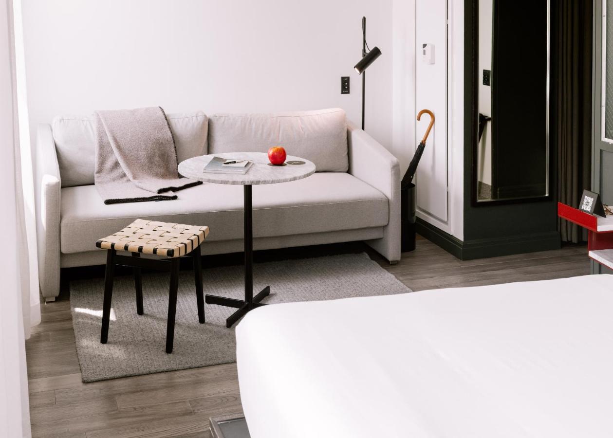 King Room at The Robey, Chicago, a Member of Design Hotels