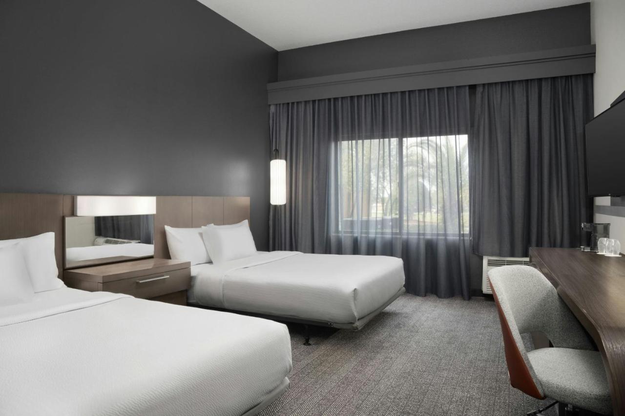 Double Room with Two Double Beds and Adapted Tub - Mobility and Hearing Accessible at Courtyard by Marriott Lakeland