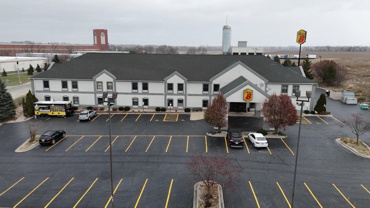 | Super 8 by Wyndham Hampshire IL