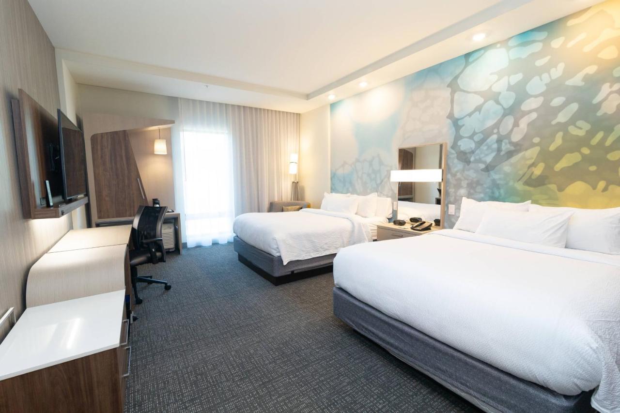 Double Queen Room at Courtyard by Marriott Cartersville