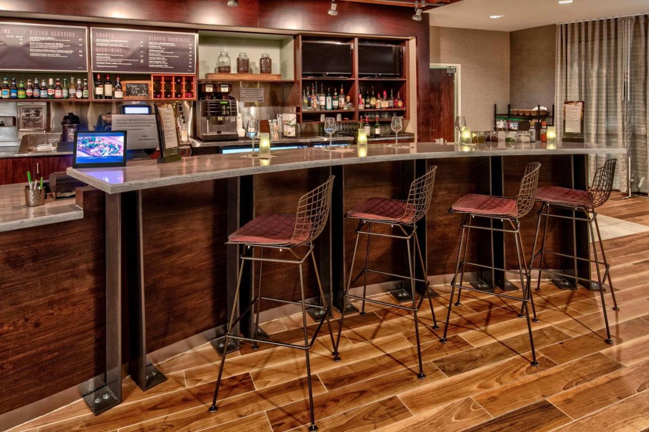 | Courtyard by Marriott Alexandria