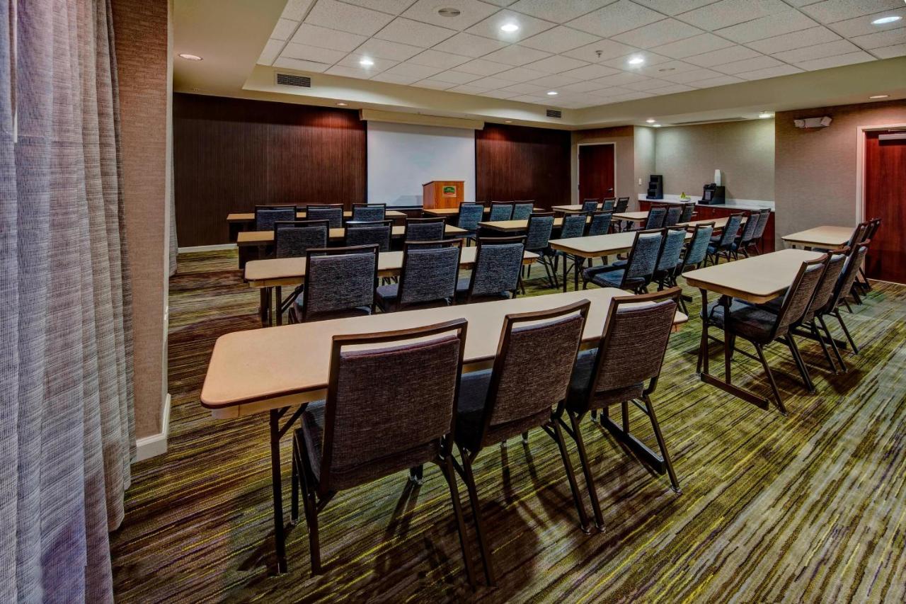 | Courtyard by Marriott Alexandria