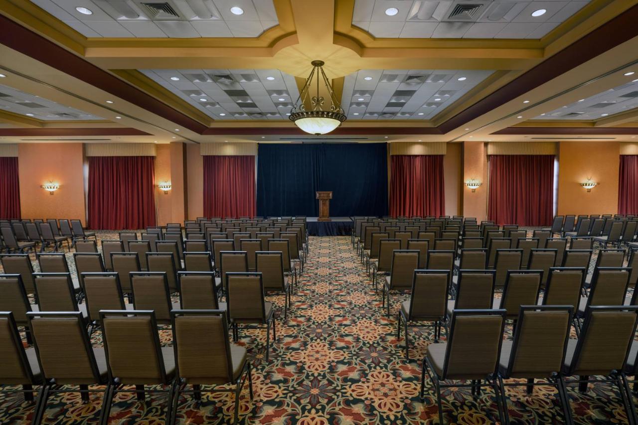 | Renaissance Tulsa Hotel & Convention Center
