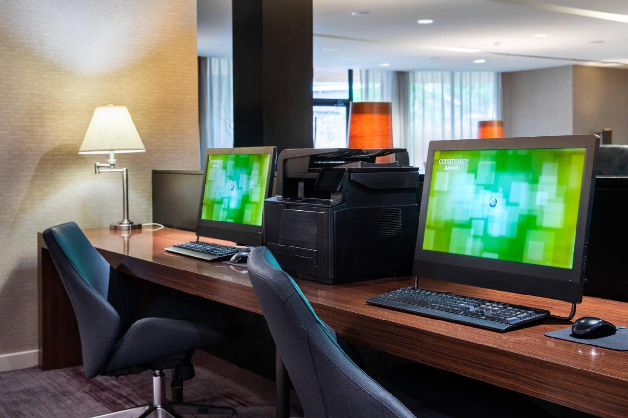 | Courtyard Marriott Denton
