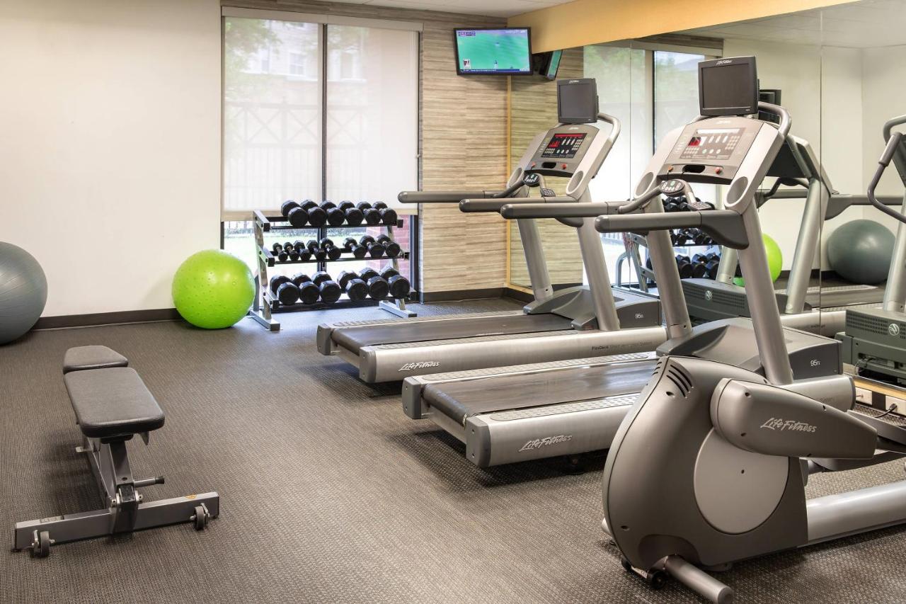| Courtyard Marriott Denton