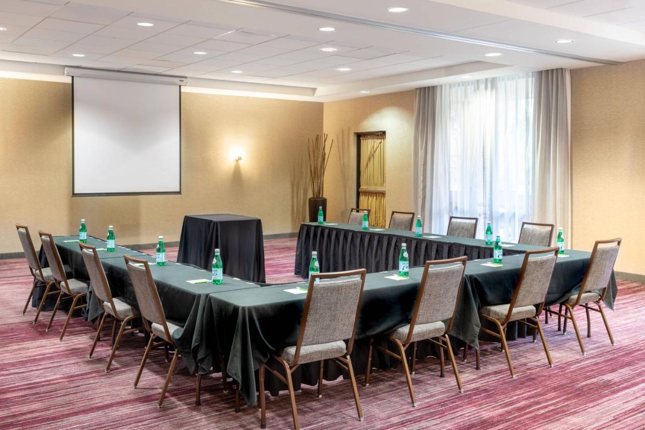 | Courtyard Marriott Denton