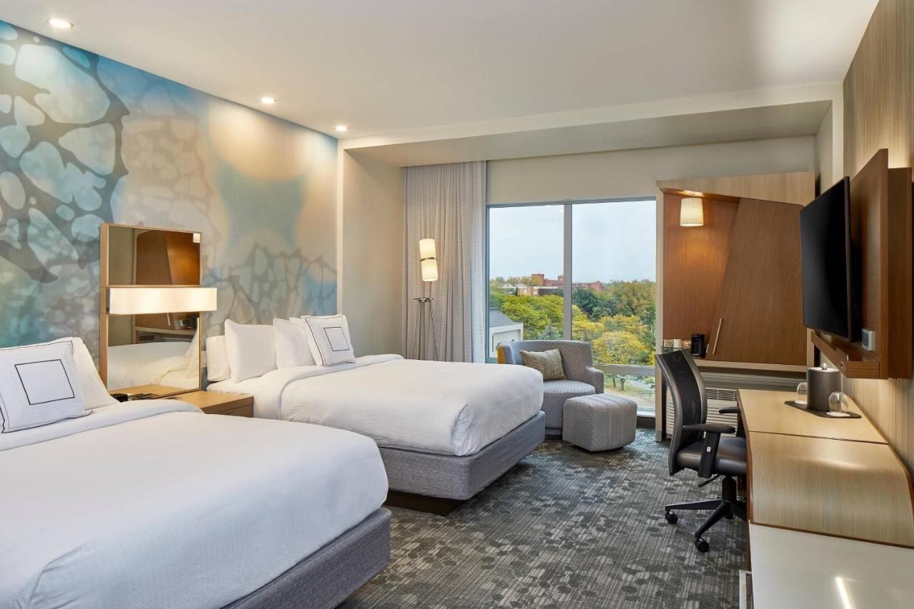 Guest room, 2 Queen at Courtyard by Marriott Albany Airport