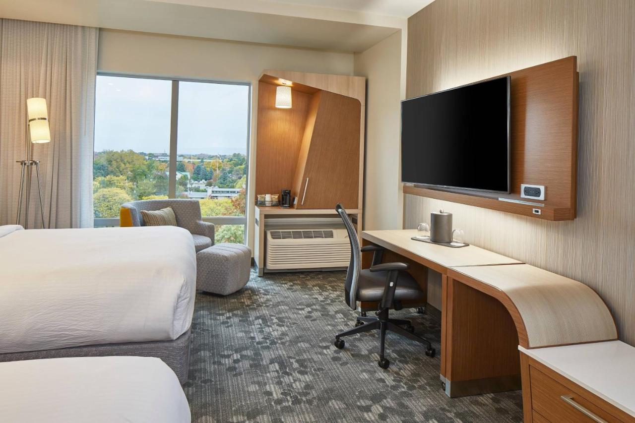 Guest room, 2 Queen at Courtyard by Marriott Albany Airport