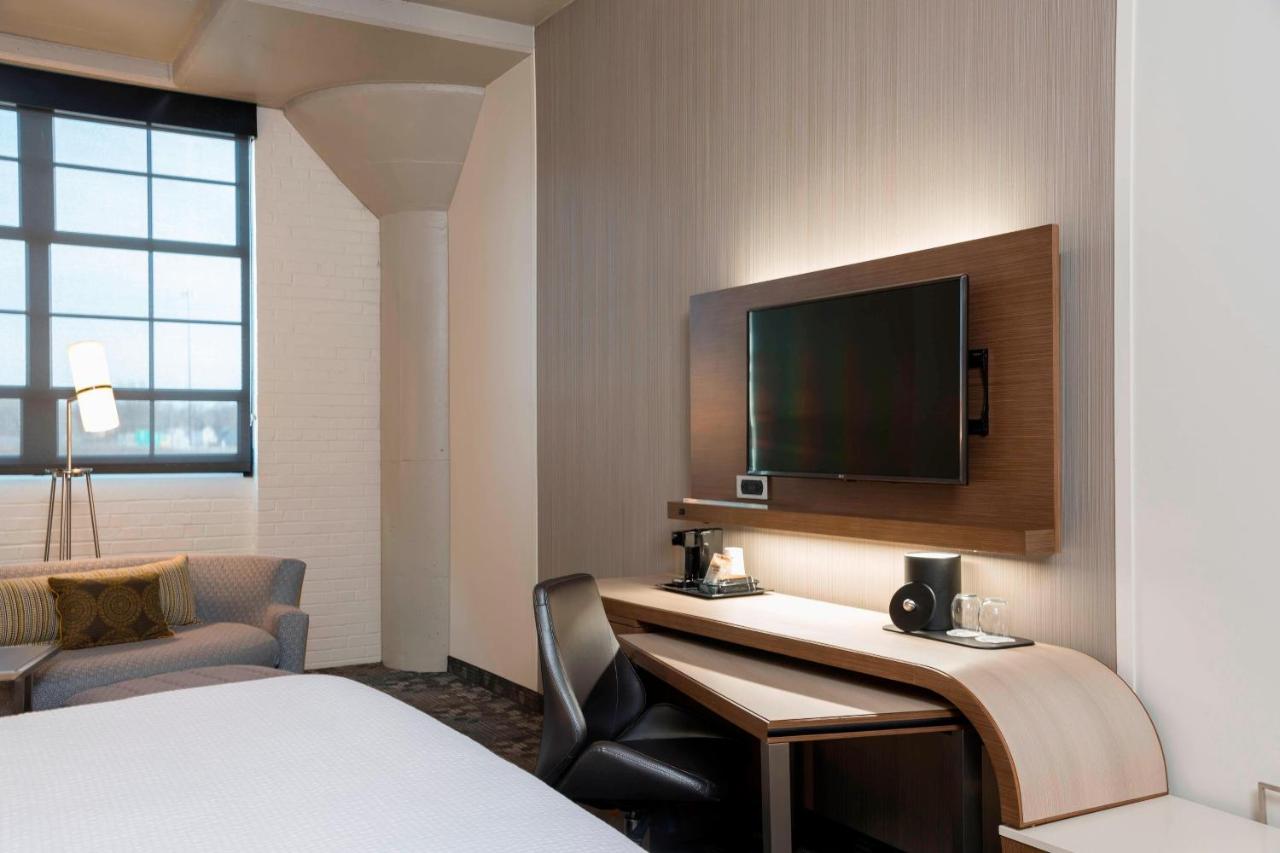 | Courtyard by Marriott Waterloo Cedar Falls